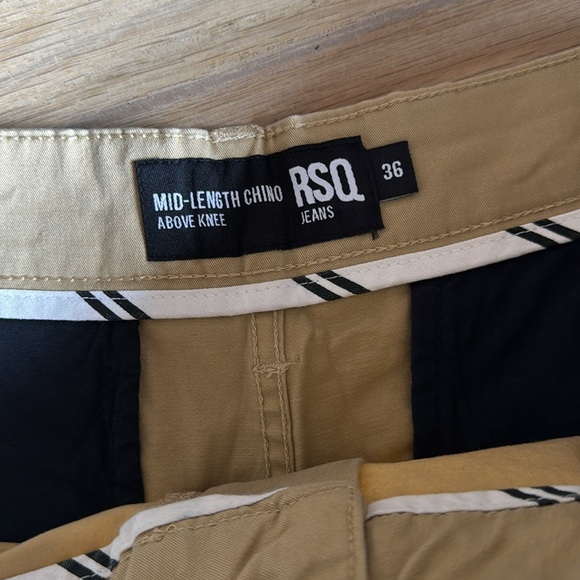 NEW WITH TAGS RSQ Mid-Length above the knee chino size 36. NO RIPS, stains - Picture 4 of 5